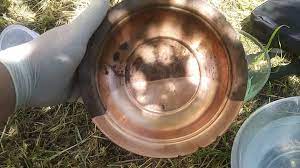 Mutfaklarda kullanılan bakır tencere tava ya da cezvelerin sağlık açısından ne şekilde korunup temizlenmesi gerektiğine ise yazımızın ilerleyen daha önce de söylediğimiz gibi evlerinizde kendi imkanlarınız ile kararan ya da paslanan bakır süs eşyalarımızı yeniden parlatmamız ve ilk günkü. Bakir Esyalariniz Yeni Gibi Olsun Ev Dekorasyonu