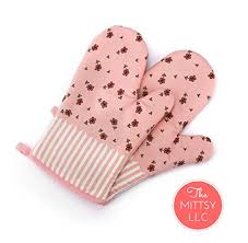 Maybe you would like to learn more about one of these? Set Of Two Oven Mitts Heat Resistant Cotton Kitchen Pot Holder Decorative Kitchen Oven Mitt Oven Glove Kitchen Mitts Flowered Pink Buy Online In Aruba At Aruba Desertcart Com Productid 37180004