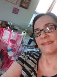 New Cola Bottles Ice Lollies! ❄️ These are one of our favourite sweets, so  we had to try this first out of the new range Iceland have! Flavour is spot  on, certainly