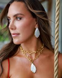 Summer might be coming to a close, but vacation-ready jewelry is always in  style. 💛✨ Shop the Alexa suite now: https://bit.ly/4n8Y5XL