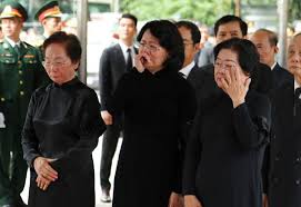 Bà là ủy viên trung ương đảng khóa x (dự khuyết), xi, xii và là đại biểu quốc hội khoá xi, xiii, xiv. Quyá»n Chá»§ Tá»‹ch NÆ°á»›c Csvn Ä'áº·ng Thá»‹ Ngá»c Thá»‹nh Bá»‹ Lep Váº¿