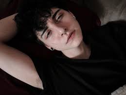 4 740 Likes 21 Comments Alexander Leroy Alexogyne On Instagram Finally Some Free Time Black Hair Pale Skin Pale Skin Hair Pale Skin