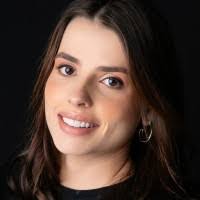 Vanessa Fortes's Instagram, Twitter & Facebook