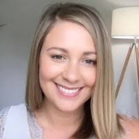 Gloria Bateman's Instagram, Twitter & Facebook