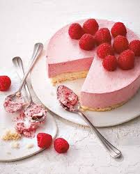 Gateau Nuage Amande Et Framboise Pour 8 Personnes Recettes Elle A Table Recette Recette Gateau Fruit Gateau Nuage Recette Gateau