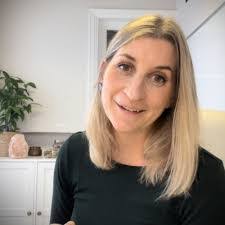 Claire Dawson's Instagram, Twitter & Facebook