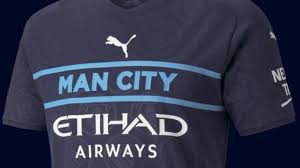 Get the latest news, videos and social media for all the city roster. Fussball News Manchester City Prasentiert Neues Trikot Fussball News Sky Sport