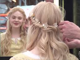 How To Get Elle Fannings Sleeping Beauty Hair From Maleficent Sleeping Beauty In 2020 Elle Fanning Hair Princess Hairstyles Hair Beauty