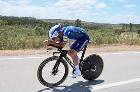 Os homens enfrentaram o percurso mais longo, 30,5 quilómetros. Joao Almeida Time Trials To First Pro Victory Deceuninck Quick Step Cycling Team