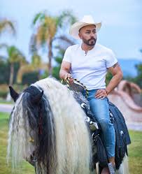 Belinda, lupillo y el amor. Filtran Video De Lupillo Y Belinda Besandose En Publico Actitudfem