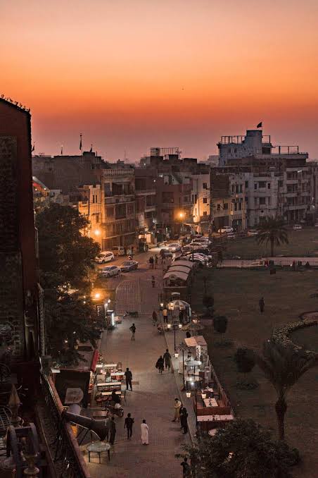 Which area in Lahore has the best food density?