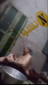 ديوث عراقي يصور أمه وهي دتبدل ملابسها - سكس الظلام