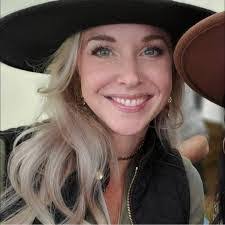 Serina Rogers's Instagram, Twitter & Facebook