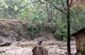 Kali ini, banjir bandang disertai material tanah terjadi di kampung ciputih lebak, desa jayaraharja, akibat. Kmajf8j46aciym