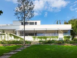 The tugendhat villa in brno, designed by the architect mies van der rohe, is an outstanding example of the international style in the modern movement in architecture as it developed in europe in the 1920s. Iconic House Vila Tugendhat In Czech Republic Mies Van Der Rohe Architectural Digest India