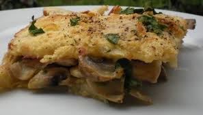 Porcini, ovuli, chiodini e prataioli sono una gioia per il palato, ma la loro riconoscibilità non è affatto semplice. Ricetta Timballo Di Pasta Ai Funghi Le Ricette Di Buonissimo