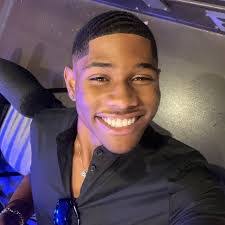 Omar Starks's Instagram, Twitter & Facebook