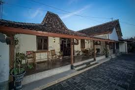Lawasan jogja pusatnya rumah khas jawa, rumah limasan, kandang sapi, kandang kebo dan berbagai barang antik, kuno, unik, langka dan barang seni. Spot Foto Terbaik Utk Rumah Joglo Di Kost Bintaran Jogja Facebook