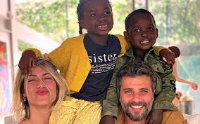 View latest posts and stories by @gioewbank giovanna ewbank in instagram. Giovanna Ewbank Se Muda Com Os Filhos Para Portugal Pandemia Controlada Noticias Da Tv