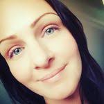 Lyn Hullinger's Instagram, Twitter & Facebook