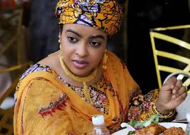 I had the honor of joining my dear Friend and Sister, Hajiya Samira Dibal  @thepsychmommy in welcoming her new daughter inlaw, Fatima to the family.  It was a beautiful gathering, filled with