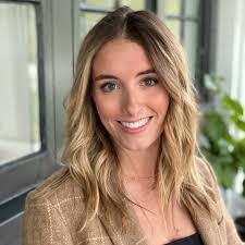 Karla Voss's Instagram, Twitter & Facebook