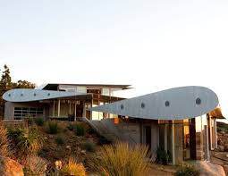 747 Airplane House By Studio Of Environmental Architecture In Malibu Previously Tony Doucet S Estat Airplane House Architecture House Sustainable Architecture