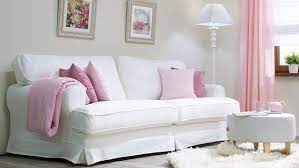 Schaffen sie mit farbenfrohen sofakissen kontraste. Weisses Sofa Mit Akzenten In Rosa Sofa C Dekoria Couch