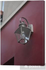 Ne loupez rien des rencontres à bordeaux et profitez de moments inoubliables grâce à couleur rugby ! Reverbere Metallique Sur Mur Couleur Bordeaux Canvas Print Pixers We Live To Change