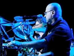 O músico, de 68 anos, está com coronavírus. Paulinho Roupa Nova Youtube Youtube Development Advertising