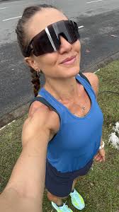 Hoje foi dia de @clubestretch EXPERIENCE Uma aula de mobilidade +  flexibilidade pela perfeita @lorena.pgarcia_ Vão ser 04 encontros para  abrir espaço no corpo e sentir a leveza de um corpo alongado…