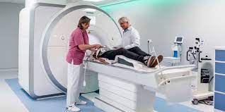 Der radiologe lars benjamin fritz fordert ein gemeinsames kümmern der #radiologie um die eigenen tolle arbeit von @adrianenapp und torsten diekhoff von der radiologie @chariteberlin. Fachbereich Radiologie Ç€ Mediclin Muritz