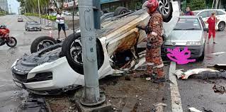 Aku sendiri pria keturunan chinese bernama reno, dengan tinggi badan 185 cm, atletis. Bawa Laju Sangat Kereta Dihentam Teruk Pemandu Maut Tinggalkan 3 Anak Kecil Al Fatihah Video Mykmu Net