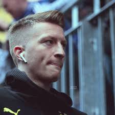 Reus's hairstyle consists primarily of an undercut or fade with a comb over, although the popular soccer player has styled a textured slick back and faux hawk in the past. 101 Marco Reus Haircut Ideas That You Need To Try Outsons Men S Fashion Tips And Style Guide For 2020
