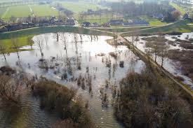 Ook de rijn bij lobith komt bijzonder hoog: Hoogwater In Maas En Waal Trekt Bekijks Maar Kom Niet Allemaal Tegelijk Brabant Bd Nl