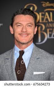 332 resultados de imágenes, fotos de stock e ilustraciones libres de  regalías para Luke evans
