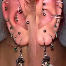 Juego de 3 • Juego de aretes con parte posterior plana de esmeralda de 16  G/18 G • Aretes de cartílago • Aretes de esmeralda • Aretes de hélice •  Aretes de trago • Aretes de caracola