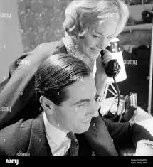 Sarah Branch's Instagram, Twitter & Facebook