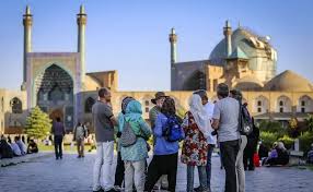 رسانه توسعه پایدار ایران | تاب‌آوری گردشگری با ارائه کارت‌های سفر و تسهیلات بانکی