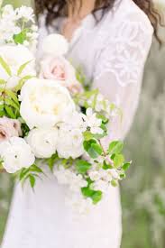 Visit our cozy shoppes for a variety of gift baskets and, being saskatoon and regina florists, our wide selection of fresh cut flowers. Saskatoon Romantic Wedding Florals Twig And Bloom Saskatoon Florist Online Floral Delivery