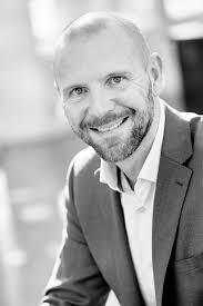 Carl Nyström, bankens nya VD, har nu varit på plats i en vecka. Hur har din  första vecka hos oss varit? ”Händelserika och mycket bra dagar. Jag gillar  verkligen stämningen i banken