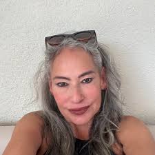 Is there any place to eat in Gallup? Going to a Navajo Rug Auction.