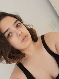 Hi everyone, I'm a beginner looking for work hopefully wanna build up my  portfolio as much as I can or find someone to work with. If anyone wants to  work with me