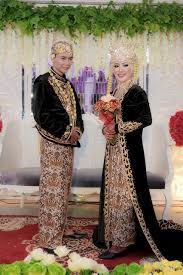 Pengantin wanita pakaian pernikahan adat jawa. Pakaian Orang Tua Pengantin Adat Jawa Info Gtk