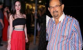 Πέθανε ο αδερφός της αλίκης βουγιουκλάκη, o σκηνοθέτης τάκης βουγιουκλάκης (vid). Boygioyklakhs La8os Dhlwsh Ths Kyrias Geronikoloy Th Symboyleyw Na Prosexei Allh Fora Queen Gr