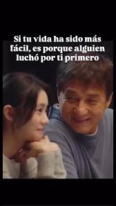 Jackie Chan no presume trofeos, presume cicatrices. , Cada salto, cada  caída, cada golpe… fue una batalla que él eligió para abrir camino. , Hoy,  al mostrárselas a su hija, nos recuerda una verdad ...
