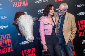 A magyarországot és a magyarságot folyton szidalmazó szász jános rendezne hunyadiról a tervek szerint történelmi mozifilmet. Csutortokon Kerul A Mozikba Szasz Janos Uj Filmje Zaol