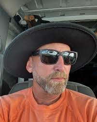 Milton Seward's Instagram, Twitter & Facebook