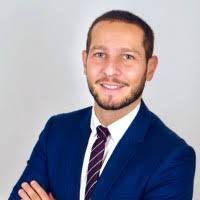 200+ perfiles de «Azan»