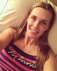 casual conversation about relationships and chatting